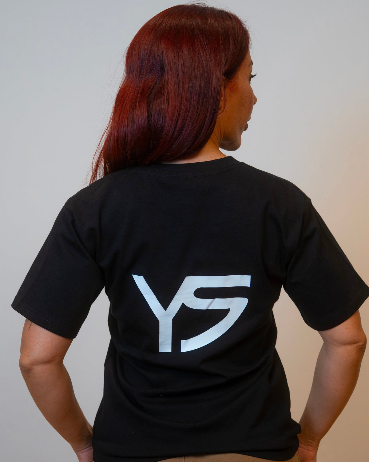 Camiseta unisex de algodón con logo YS
