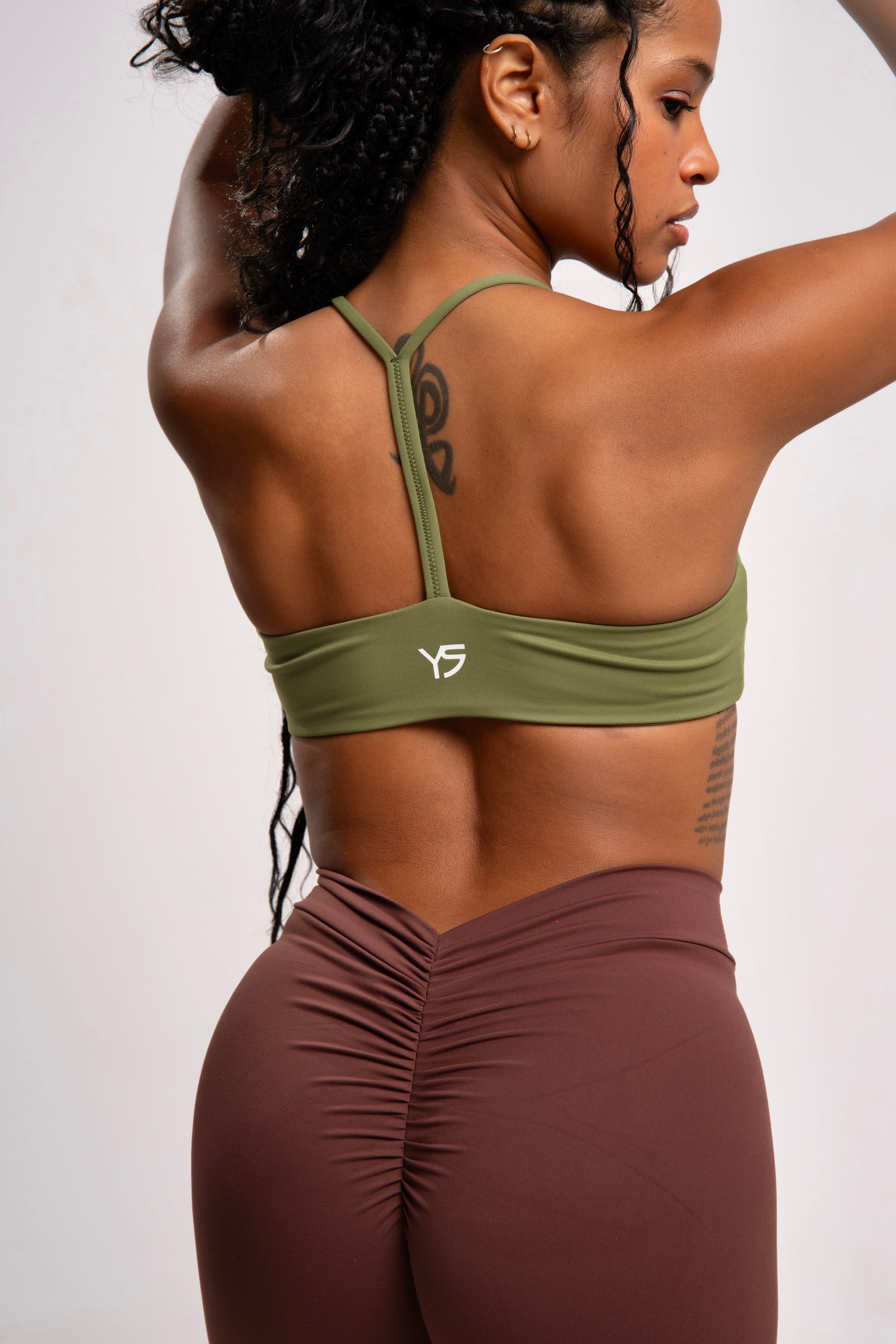 Mallas deportivas de mujer efecto push up de color marron