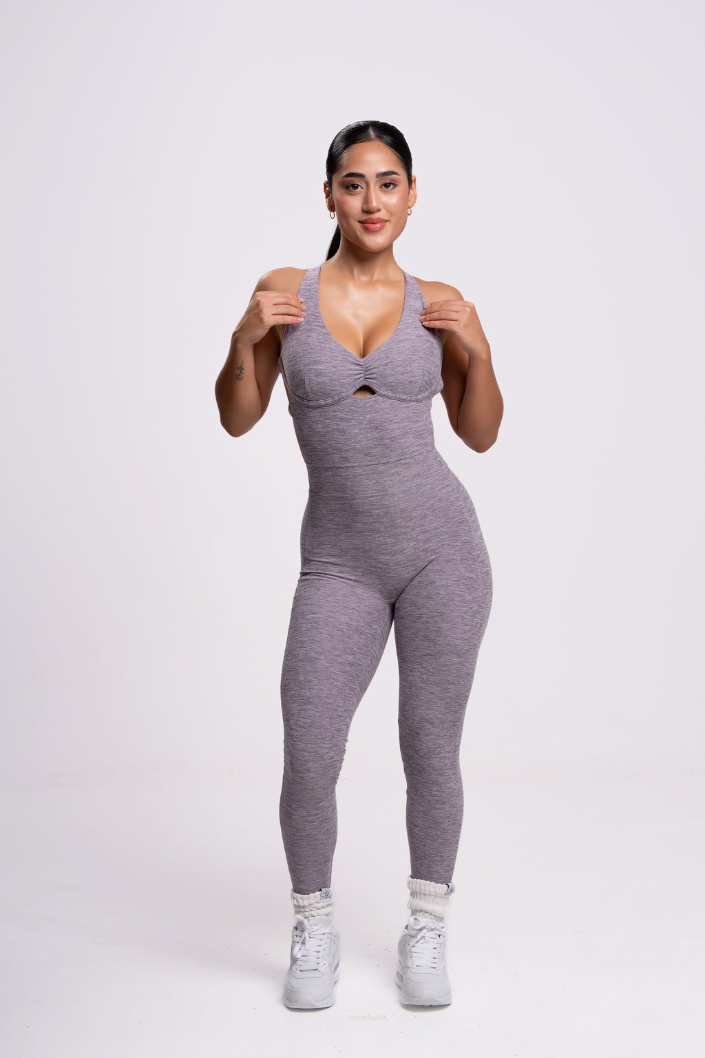 mono deporte gris