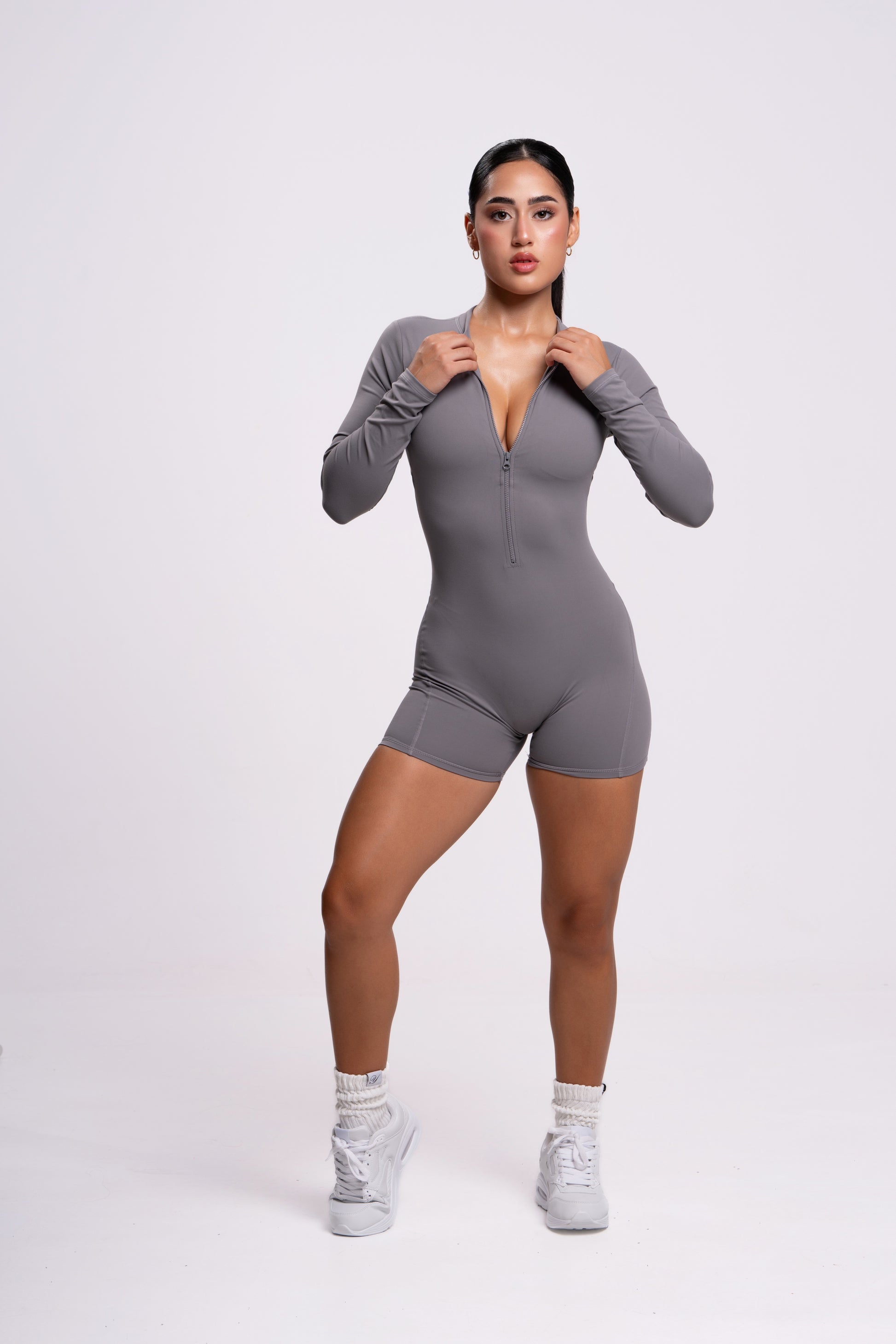 Mono deportivo corto mujer gris