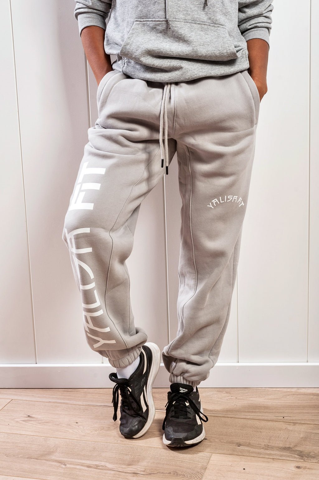 Pantalon largo de deporte para mujer de color gris