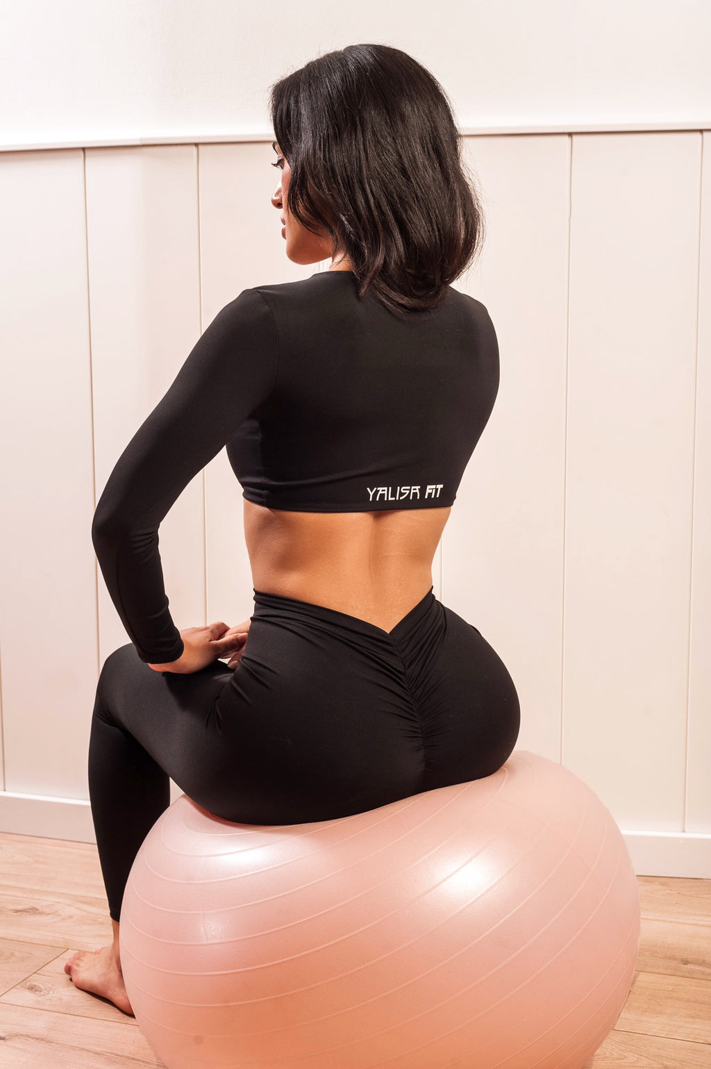 Ropa de pilates de mujer de color negro
